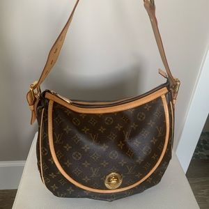 Louis Vuitton Tulum GM Monogram shoulder Bag